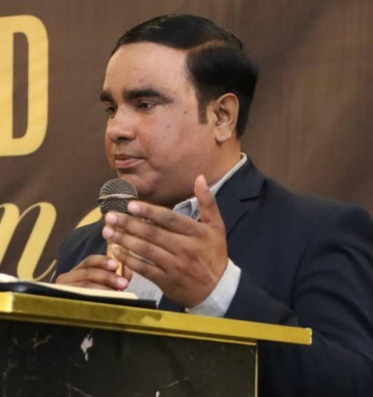 Senior Pastor Taskeen Hadyat